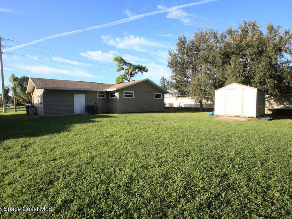 572 Orange Avenue, Sebastian, FL 32958