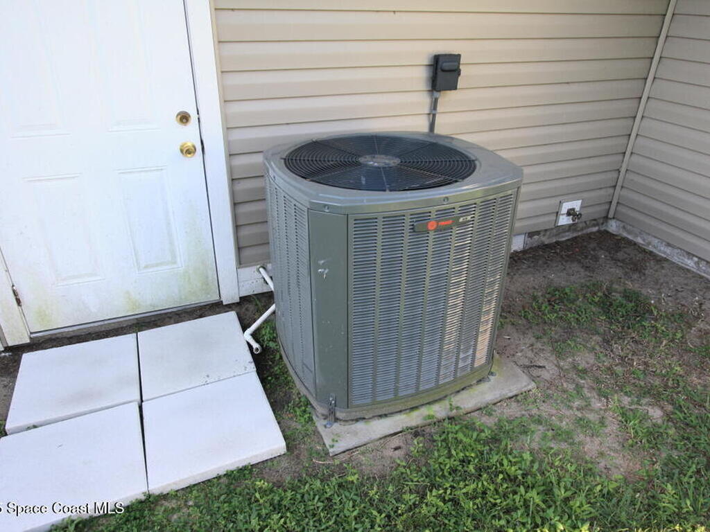 572 Orange Avenue, Sebastian, FL 32958