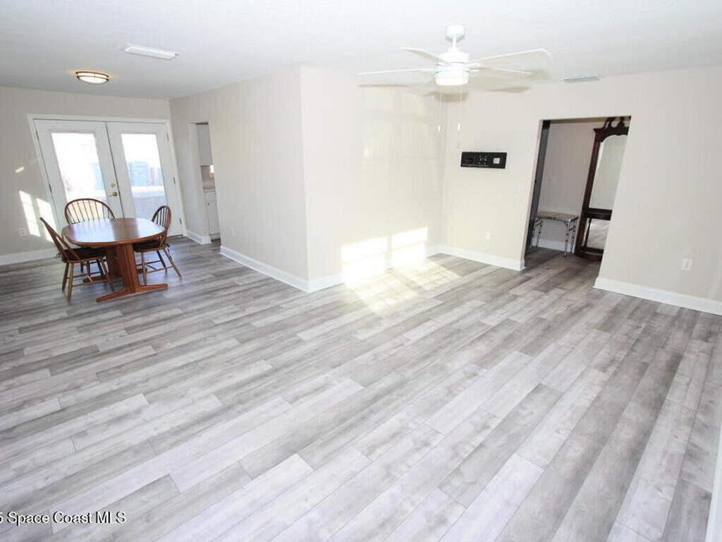 572 Orange Avenue, Sebastian, FL 32958