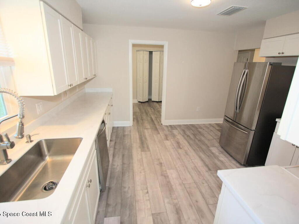 572 Orange Avenue, Sebastian, FL 32958