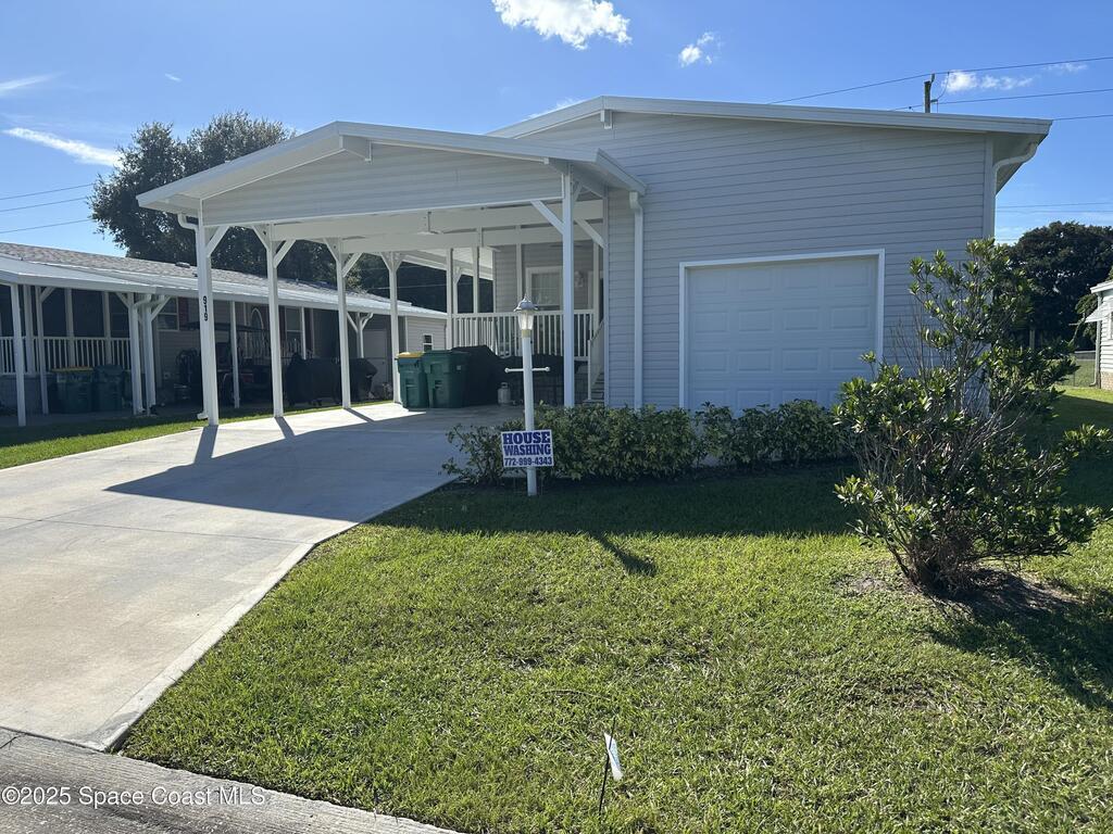 919 Vireo Drive, Barefoot Bay, FL 32976