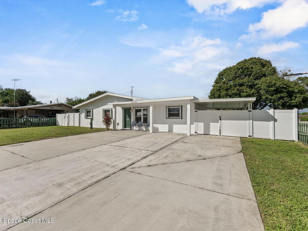 676 Cheyenne Avenue, Melbourne, FL 32935