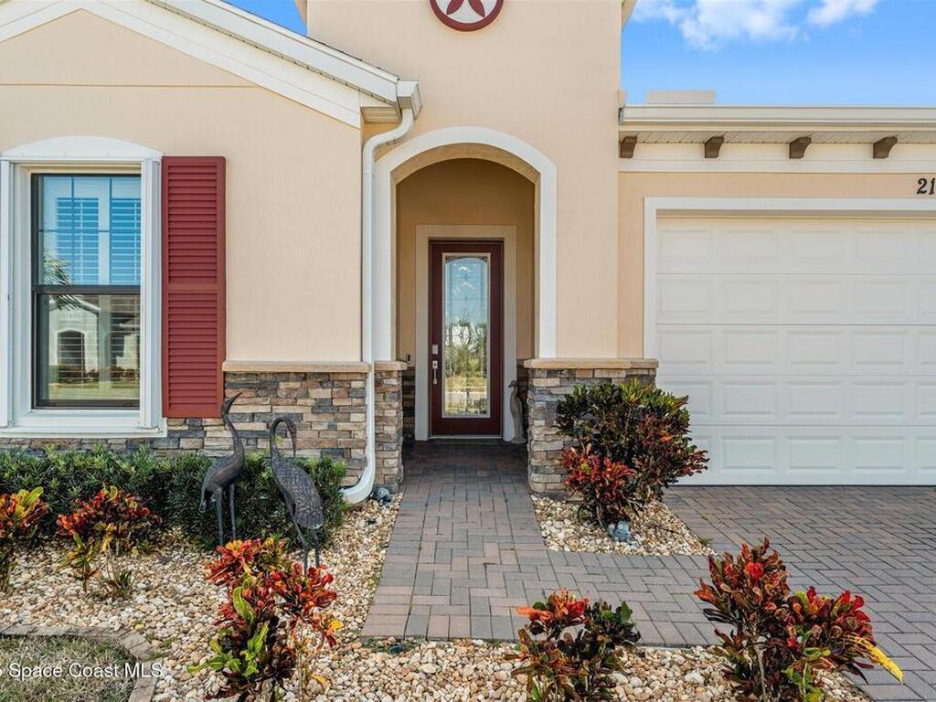 2183 Great Belt Circle, Melbourne, FL 32940