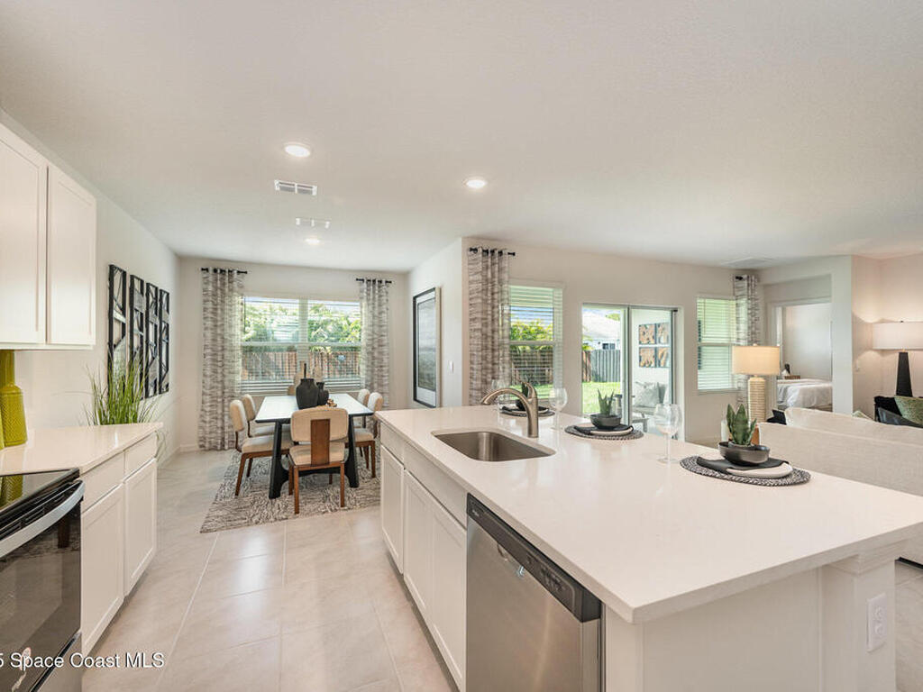 2702 Indian River Parkway, Mims, FL 32754