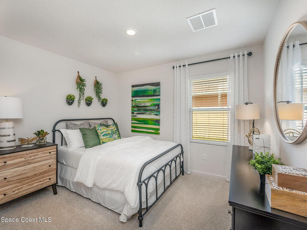 2702 Indian River Parkway, Mims, FL 32754