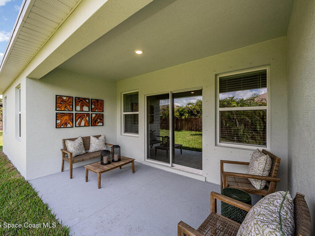 2702 Indian River Parkway, Mims, FL 32754