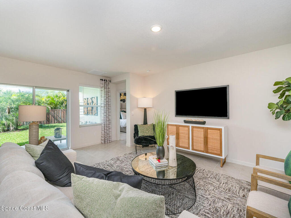 2702 Indian River Parkway, Mims, FL 32754