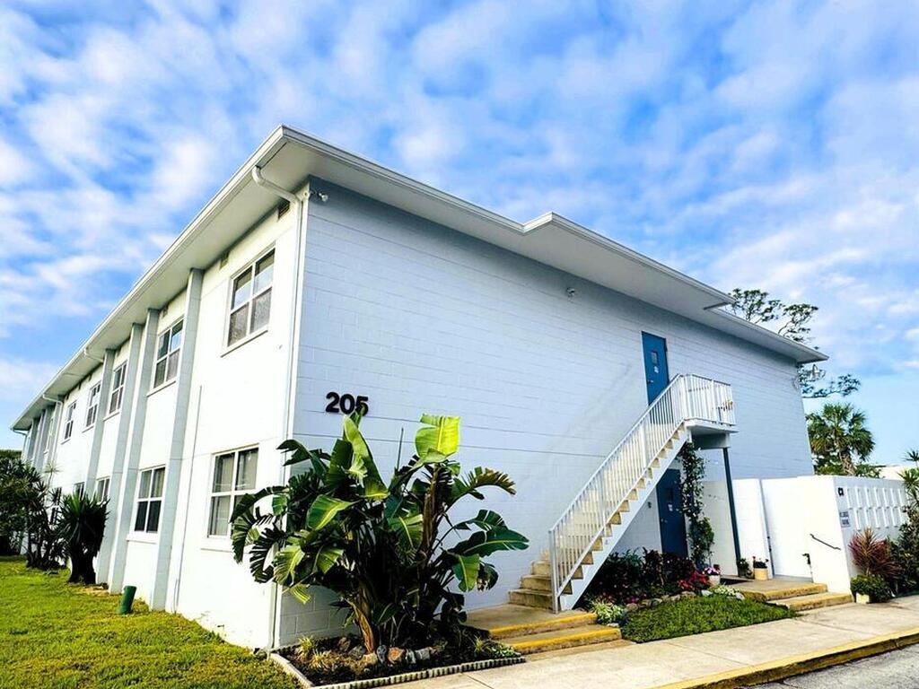 205 Buccaneer Avenue, Merritt Island, FL 32952