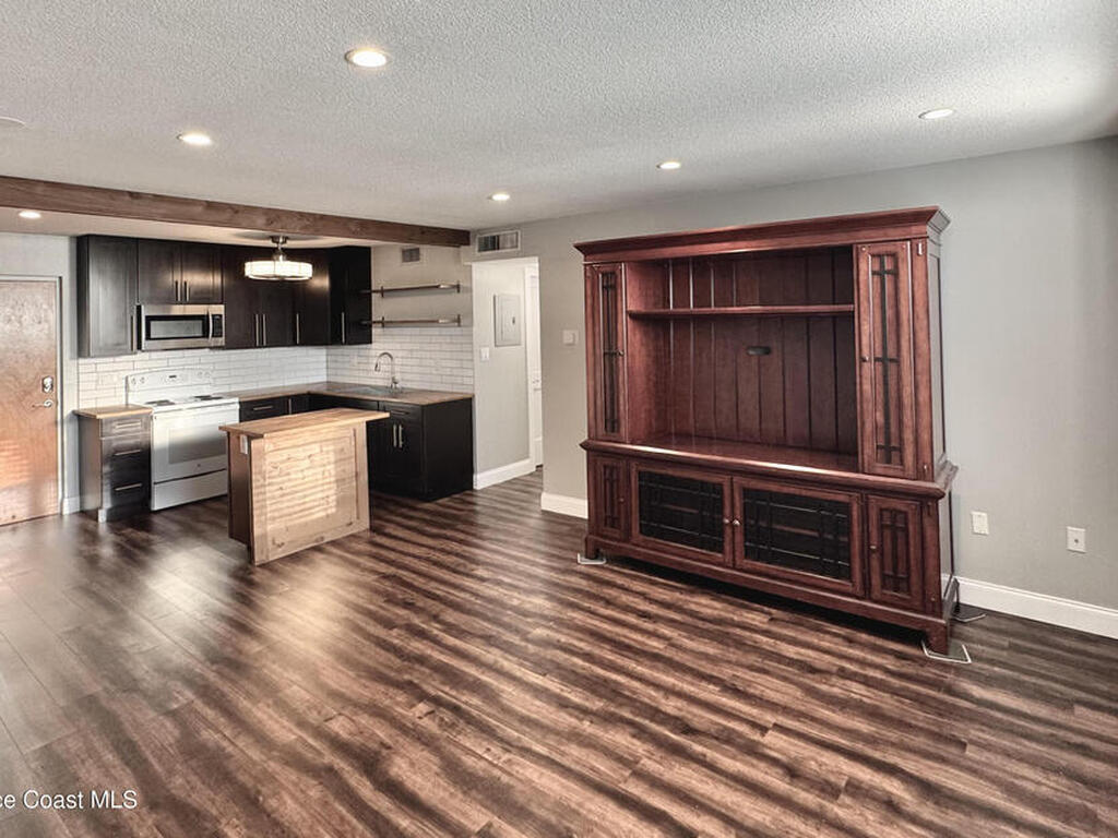 205 Buccaneer Avenue, Merritt Island, FL 32952