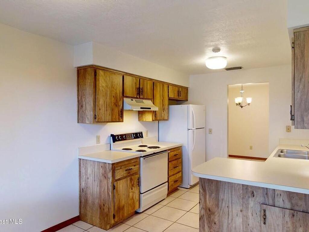 9017 Manchester Lane, West Melbourne, FL 32904