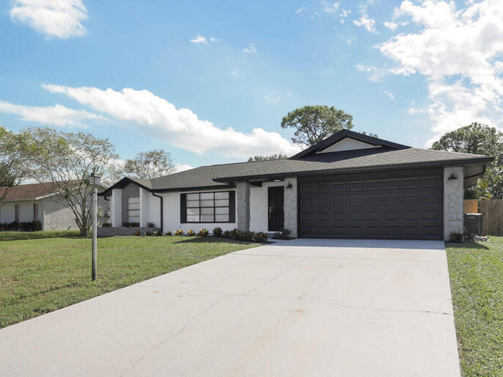 960 Canton Street, Palm Bay, FL 32907