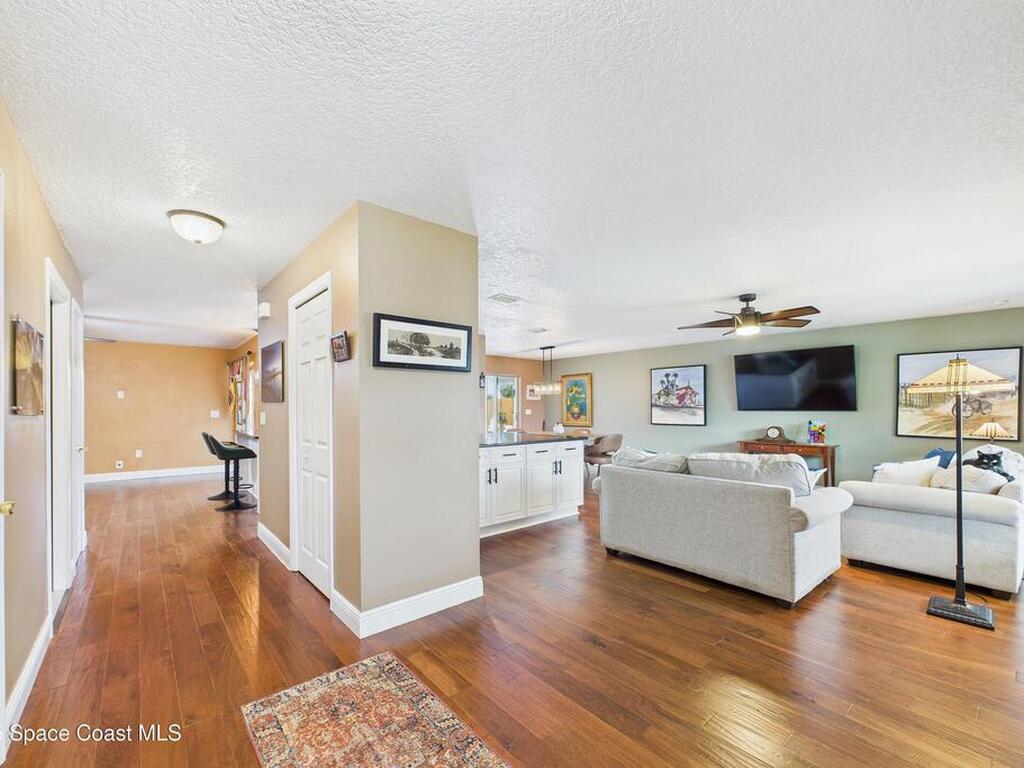 400 Oak Ridge Drive, Indialantic, FL 32903