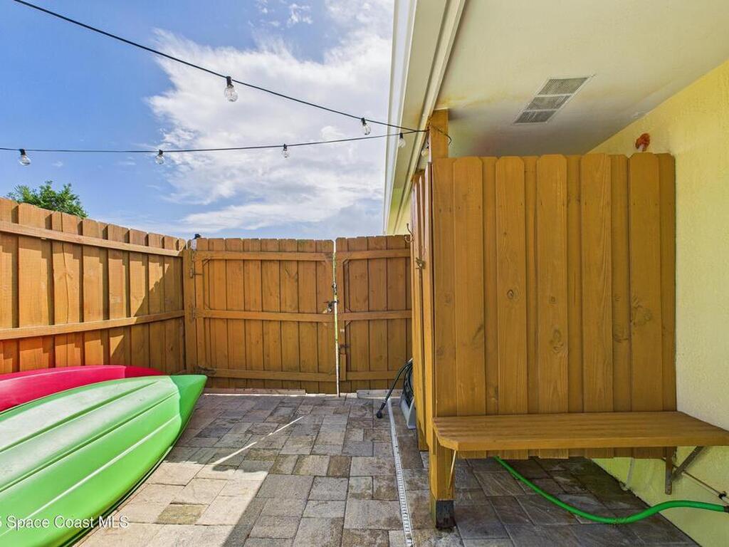 400 Oak Ridge Drive, Indialantic, FL 32903