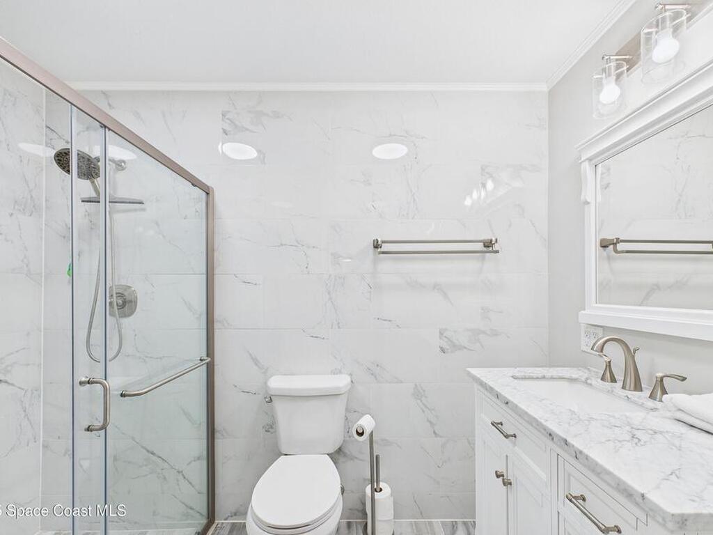 400 Oak Ridge Drive, Indialantic, FL 32903