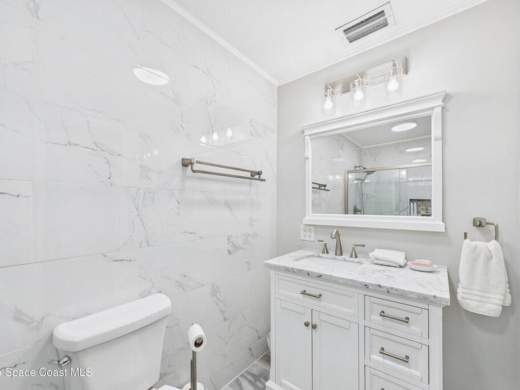 400 Oak Ridge Drive, Indialantic, FL 32903