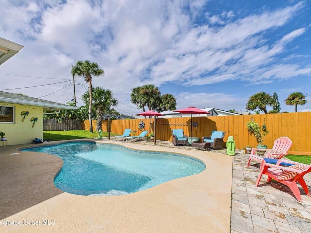 400 Oak Ridge Drive, Indialantic, FL 32903