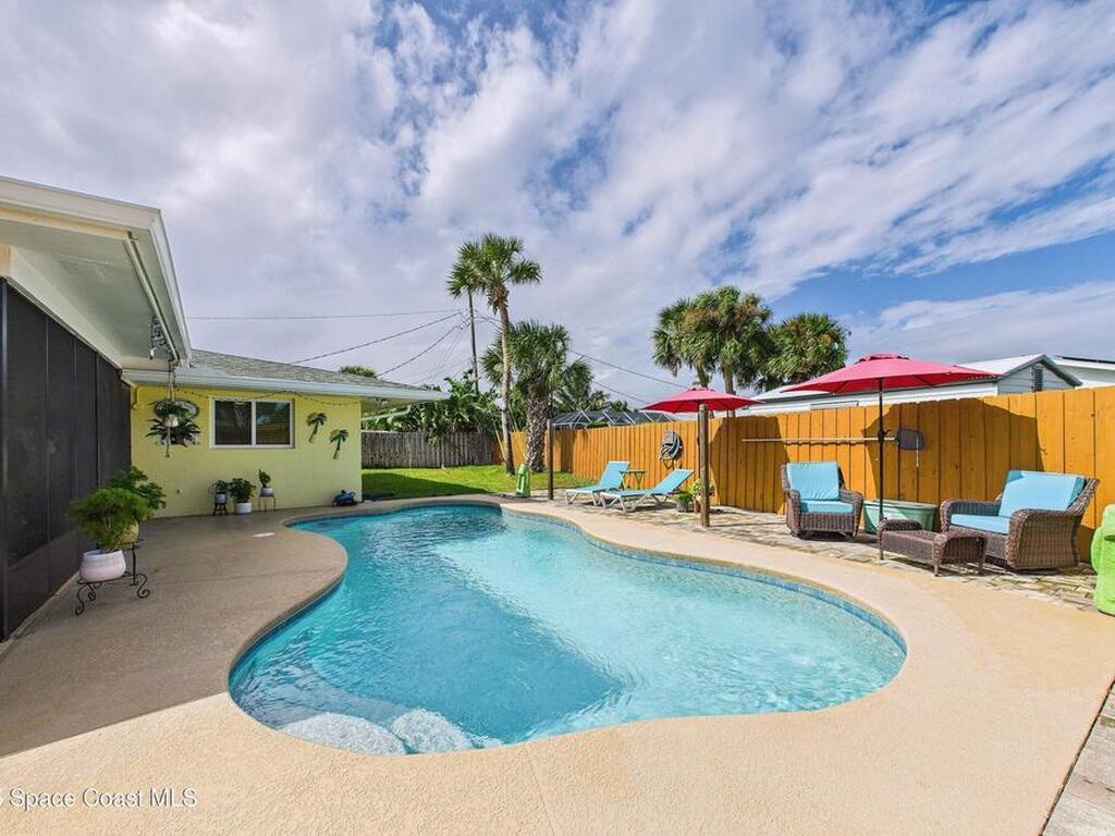 400 Oak Ridge Drive, Indialantic, FL 32903