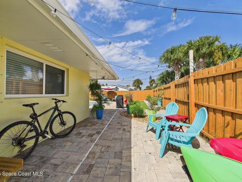 400 Oak Ridge Drive, Indialantic, FL 32903