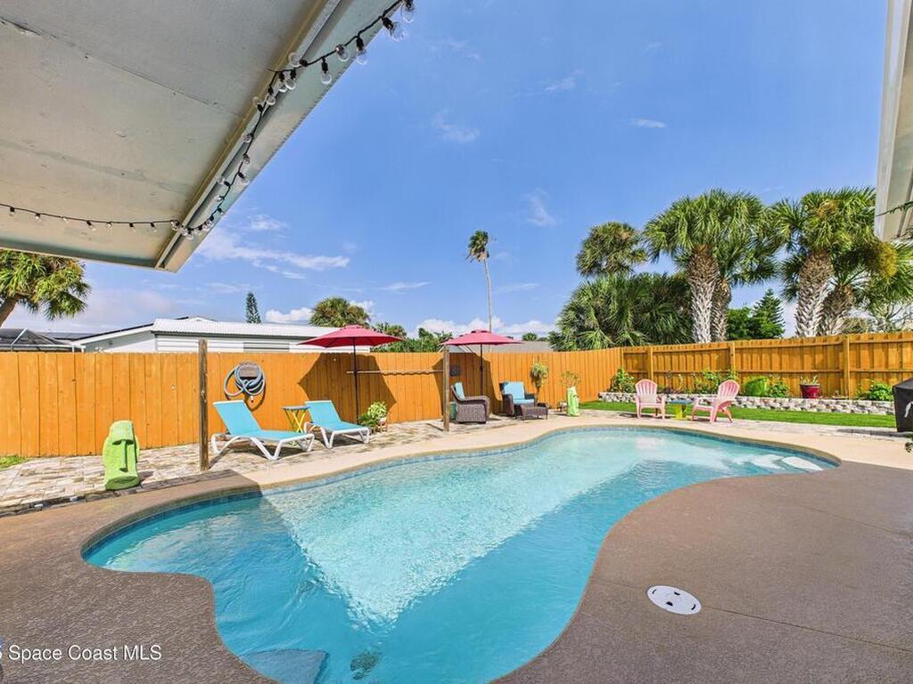 400 Oak Ridge Drive, Indialantic, FL 32903