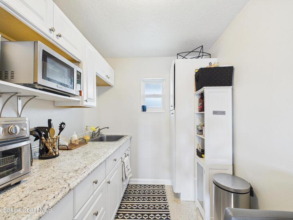 400 Oak Ridge Drive, Indialantic, FL 32903