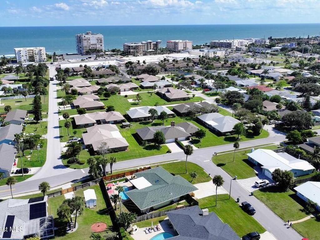 400 Oak Ridge Drive, Indialantic, FL 32903