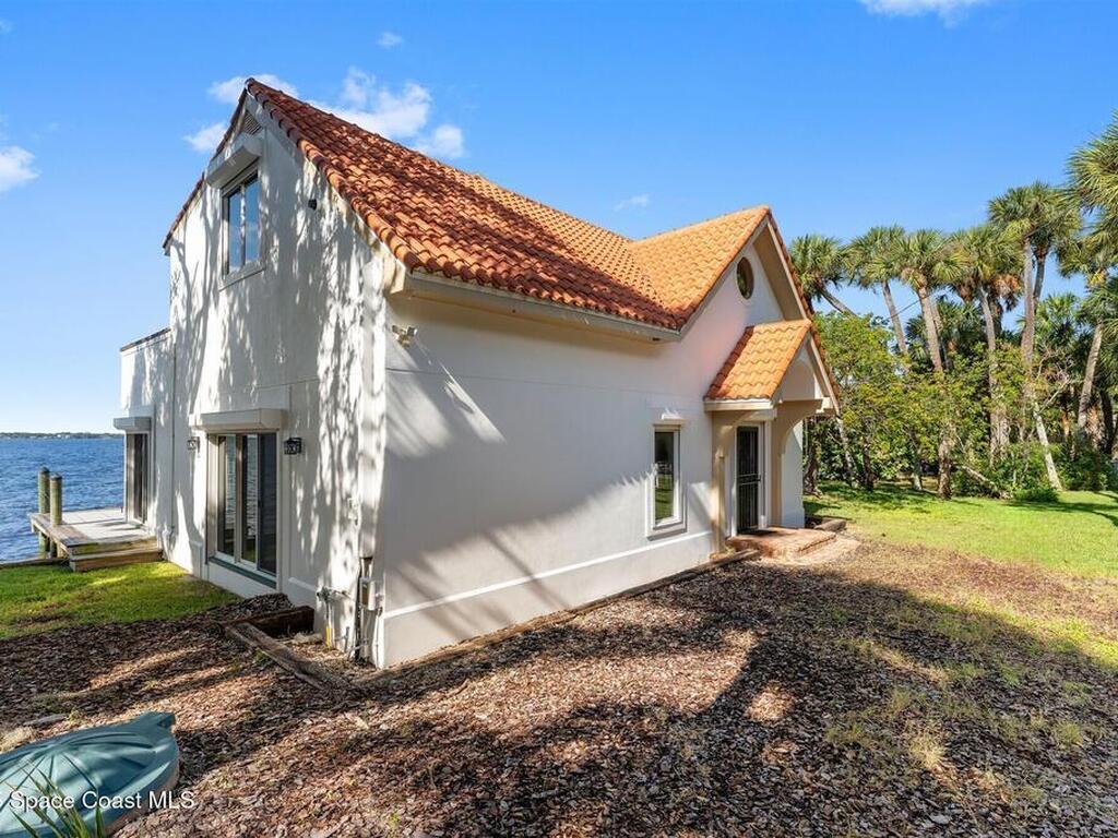 10285 S Tropical Trail, Merritt Island, FL 32952