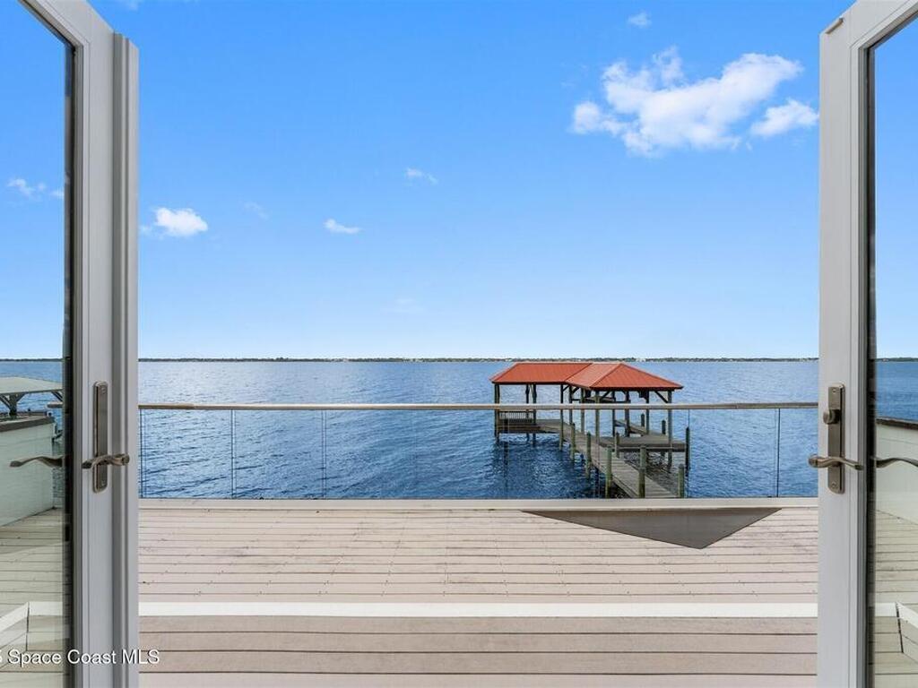 10285 S Tropical Trail, Merritt Island, FL 32952