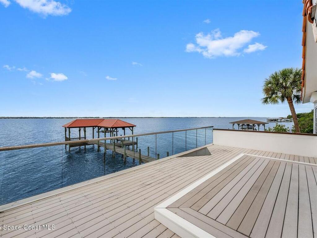 10285 S Tropical Trail, Merritt Island, FL 32952