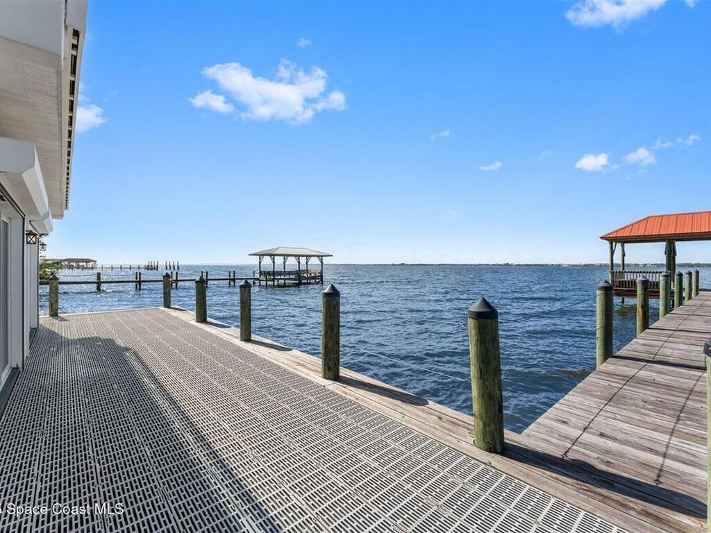 10285 S Tropical Trail, Merritt Island, FL 32952