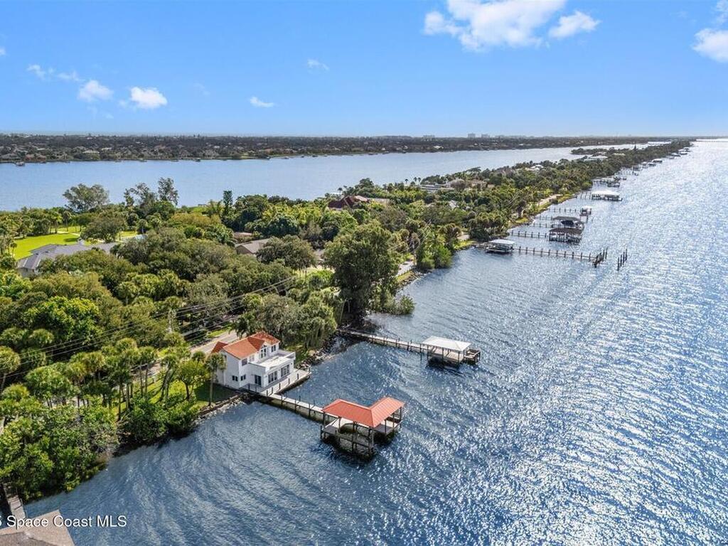 10285 S Tropical Trail, Merritt Island, FL 32952