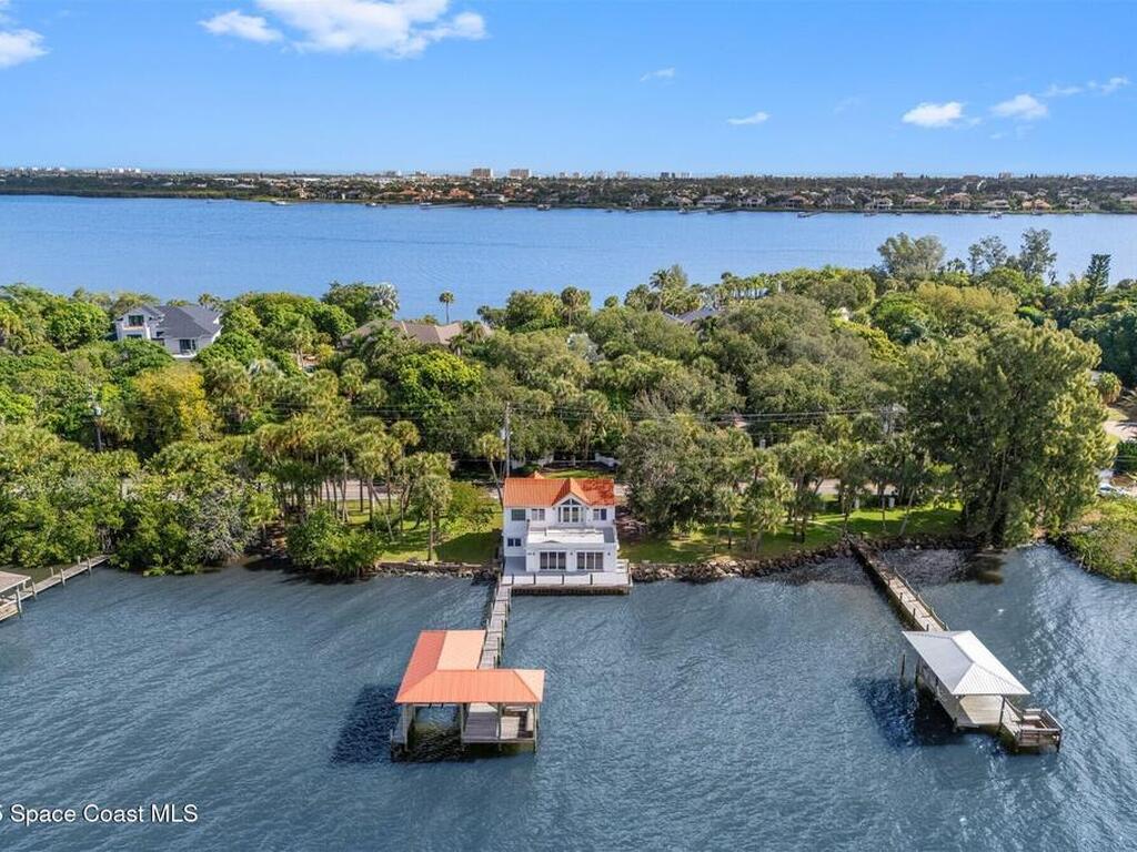 10285 S Tropical Trail, Merritt Island, FL 32952