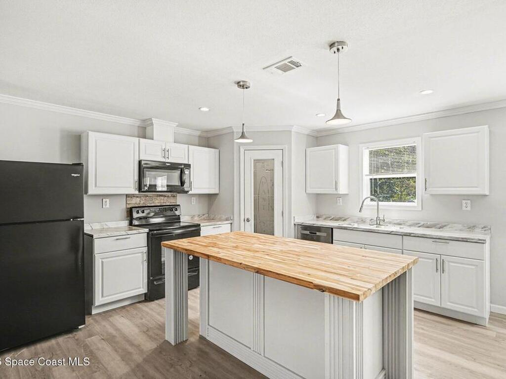 23950 Bass Road, Astor, FL 32102