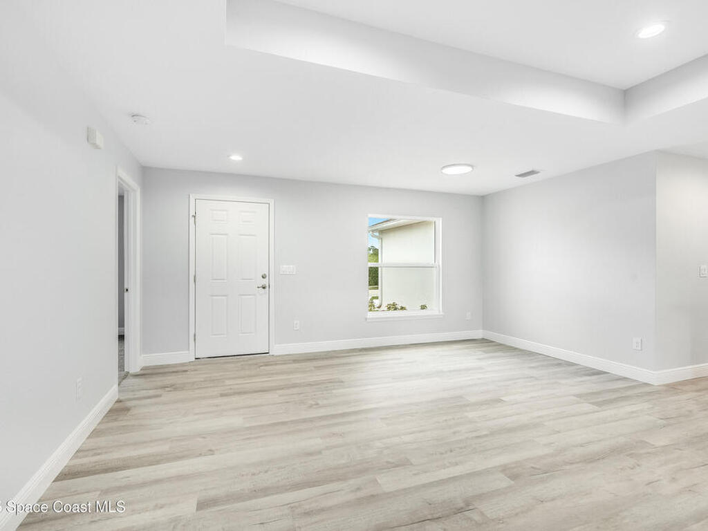 517 Fellenz Street, Palm Bay, FL 32908