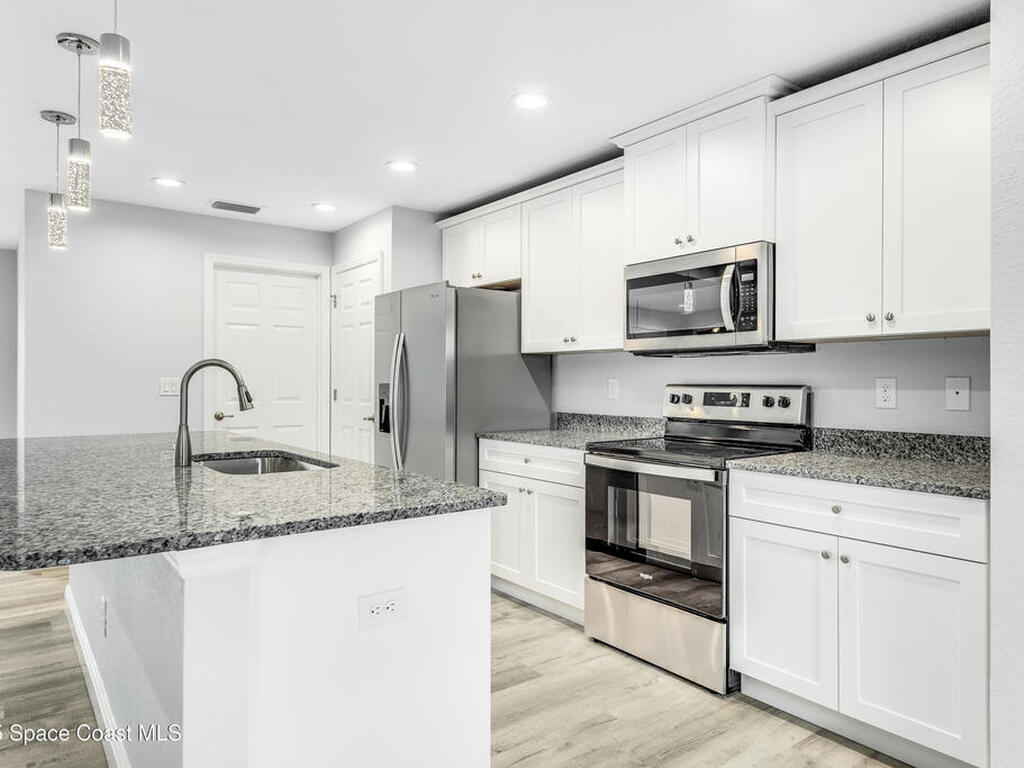 517 Fellenz Street, Palm Bay, FL 32908