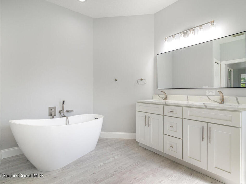 196 Sykes Loop Drive, Merritt Island, FL 32953