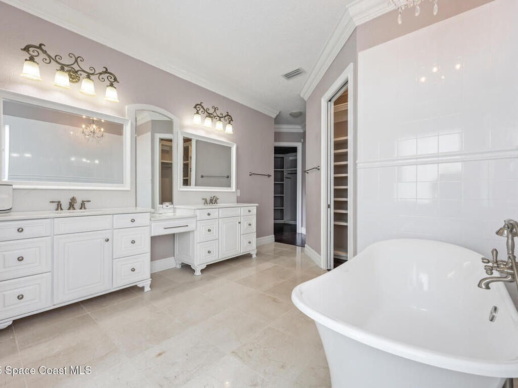 3326 Peninsula Circle, Melbourne, FL 32940