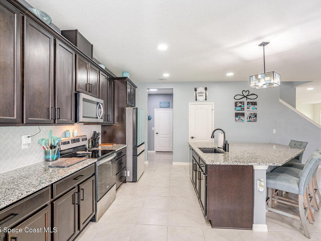 506 Glaspell Circle, Palm Bay, FL 32909