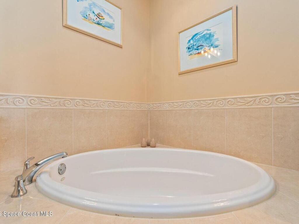 17 Harbour Isle Drive, Hutchinson Island, FL 34949