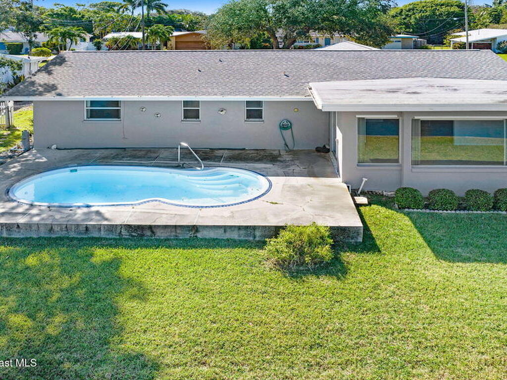 159 Antigua Drive, Cocoa Beach, FL 32931