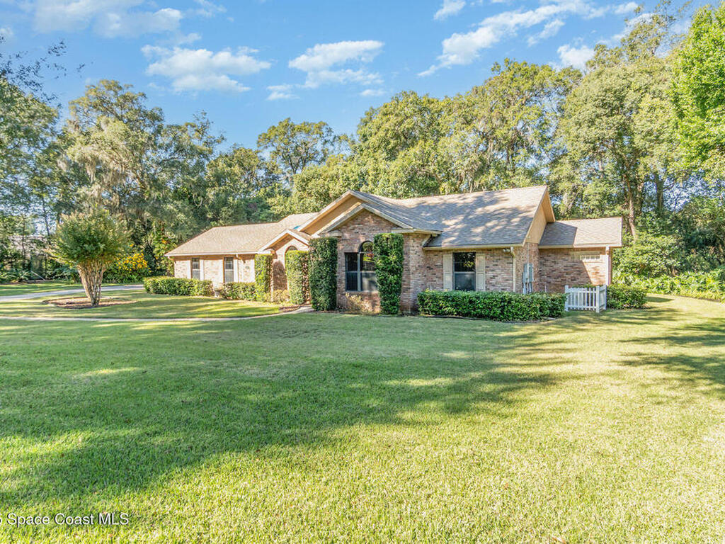 1554 E Silver Hammock, DeLand, FL 32720