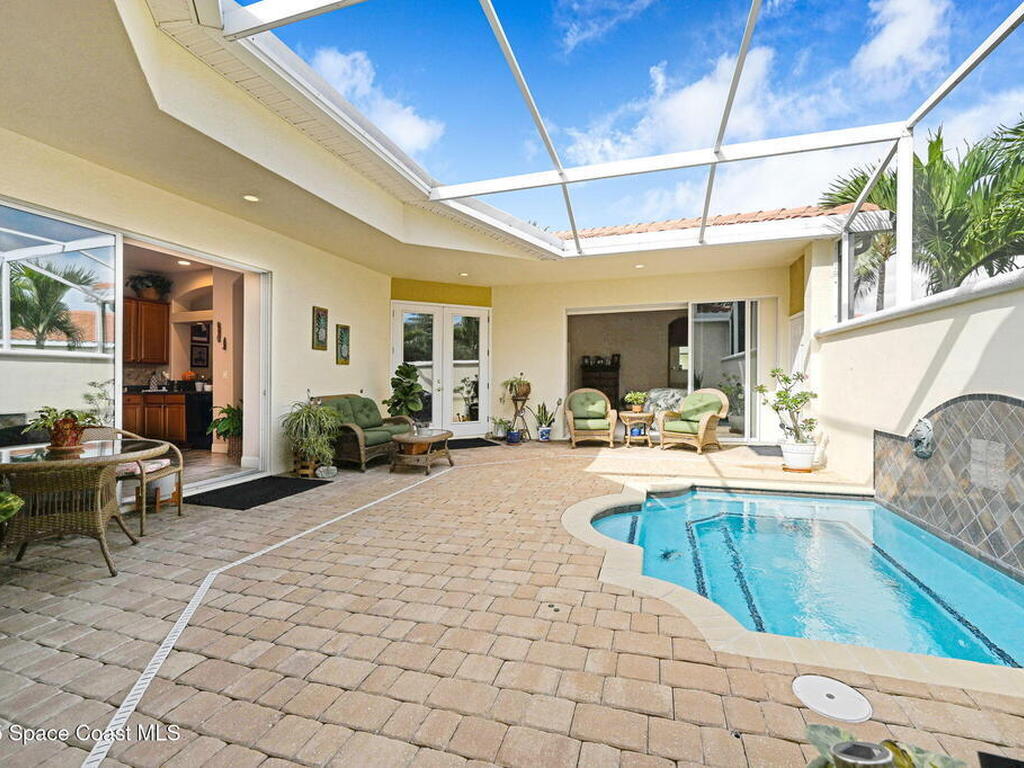 560 Casa Bella Drive, Cape Canaveral, FL 32920