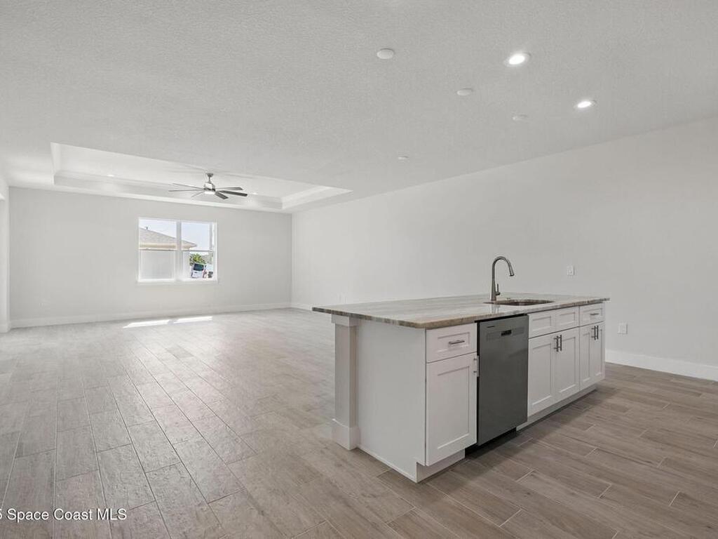 677 Akola Terrace, Palm Bay, FL 32908