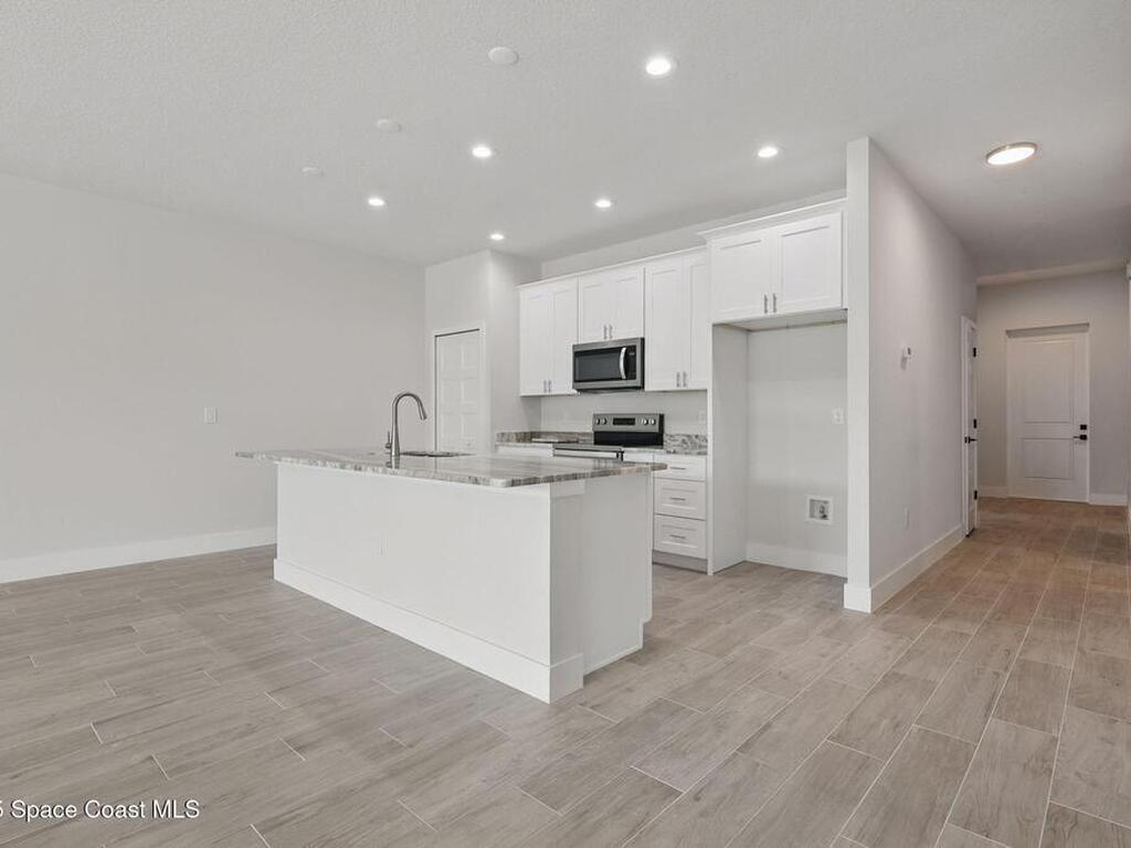 677 Akola Terrace, Palm Bay, FL 32908