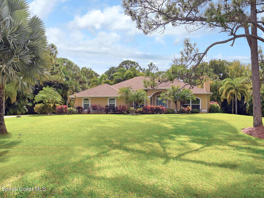 4580 Hunters Run Circle, Grant, FL 32949