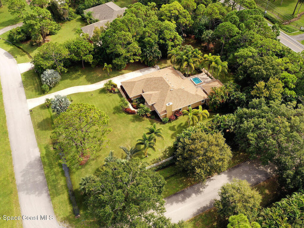 4580 Hunters Run Circle, Grant, FL 32949