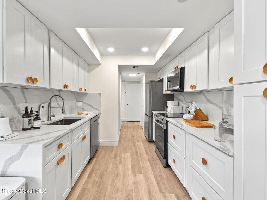 3322 Casseekey Island Road, Jupiter, FL 33458