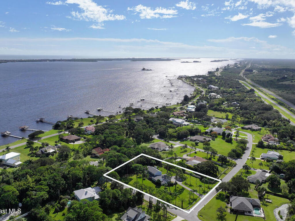 3435 Huggins Drive, Malabar, FL 32950