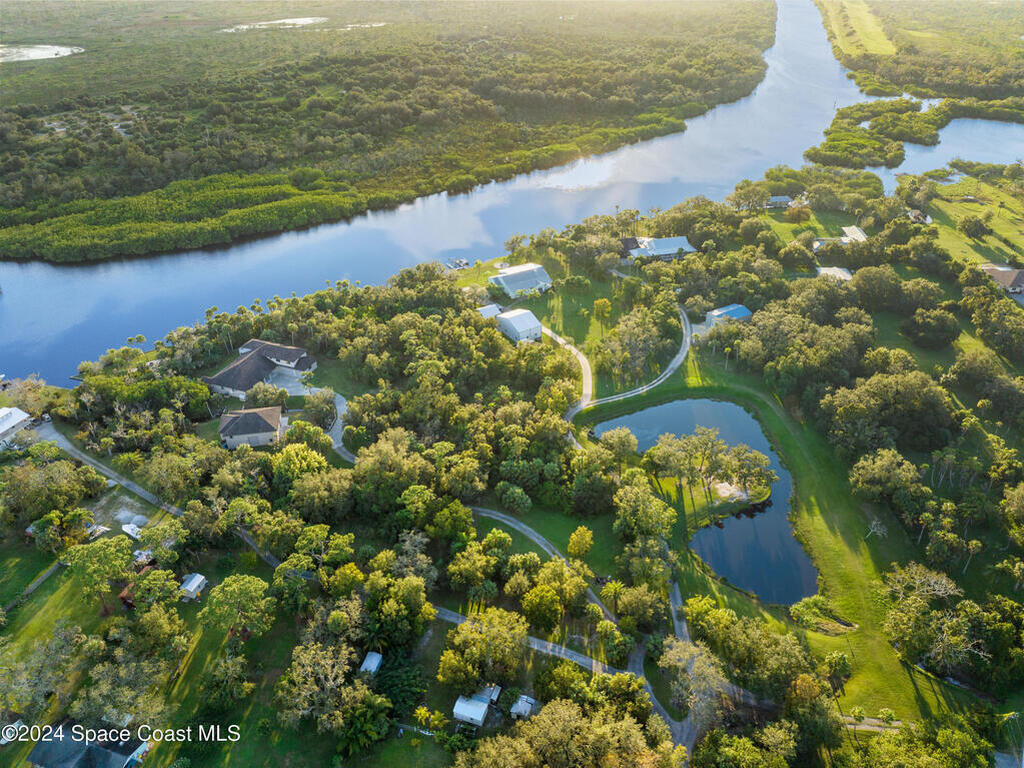 9598 Tortoise Lane, Micco, FL 32976