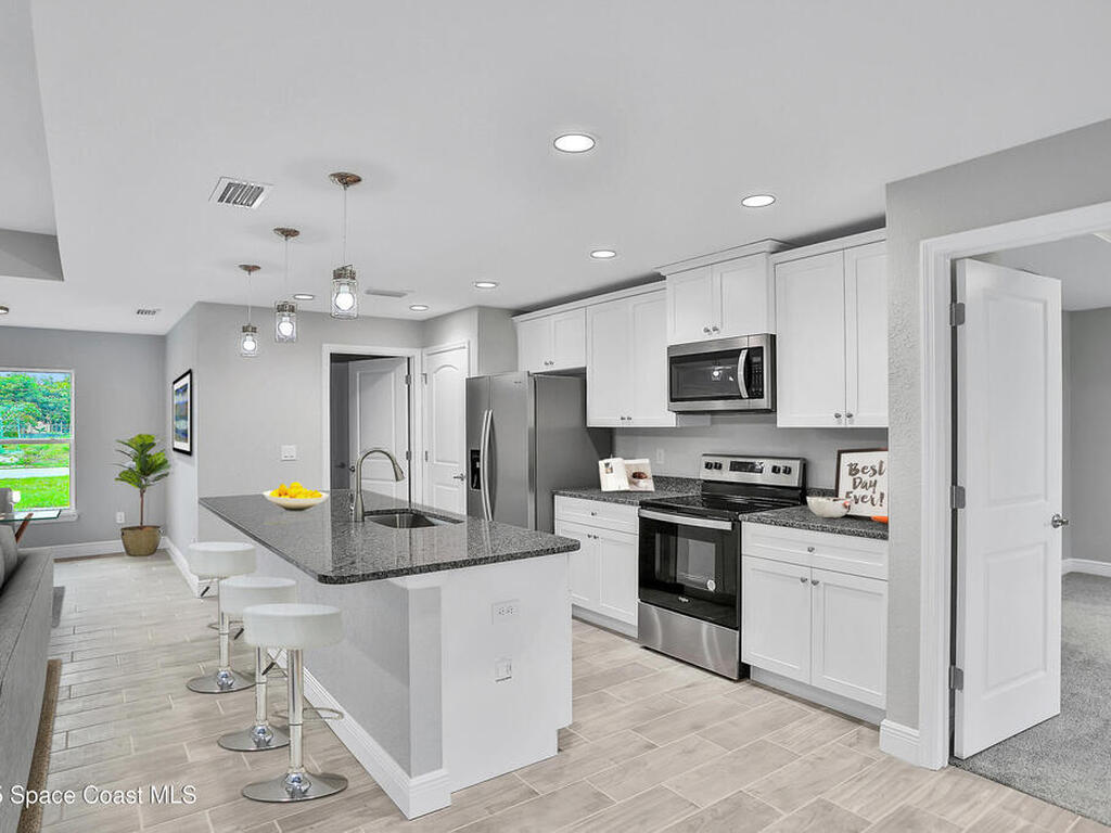 525 Fellenz Street, Palm Bay, FL 32908