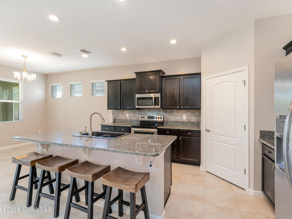 744 Remington Green Se Drive, Palm Bay, FL 32909